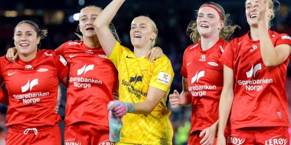 颇为尴尬，欧冠资格赛前曼联女足的部分球鞋在托运中丢失