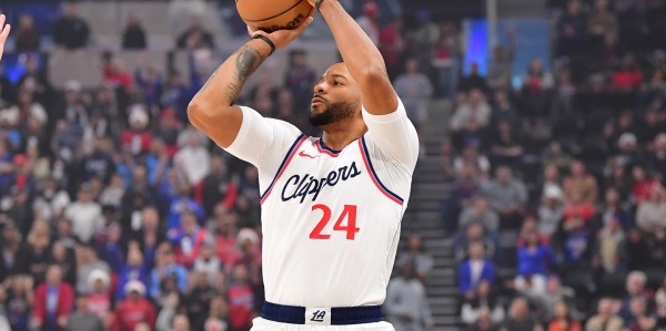 武圣：快船摆脱鲍威尔很好 他个人表现很好但无法提升球队水平