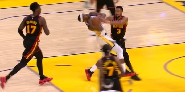 定点爆破！巴特勒连续冲击麦科勒姆 强攻得手后又打2+1