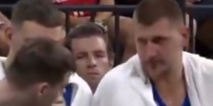 开云网址-小将托皮奇被换下后直接坐下 约基奇告诉他要先和队友击掌